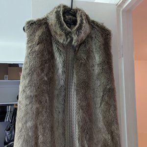 89th & Madison Nordstrom Women's Medium Faux Fur Crochet Open Sweater Vest Brown